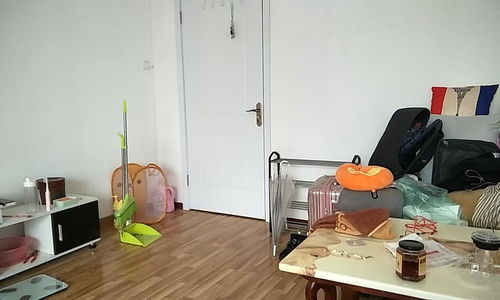 轉(zhuǎn)租房山線稻田回遷樓大開(kāi)間無(wú)中介